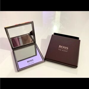Boss The Scent Silver Compact Mirror
